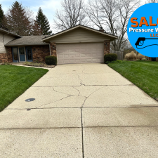 Brand-New-Looking-Concrete-Driveway-Cleaning-in-Centerville-Ohio 1